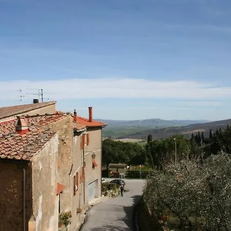 Stella: Nel Cuore Delle Colline Toscane
